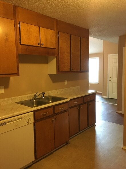 Kitchen - 9 Silver Spur Ct