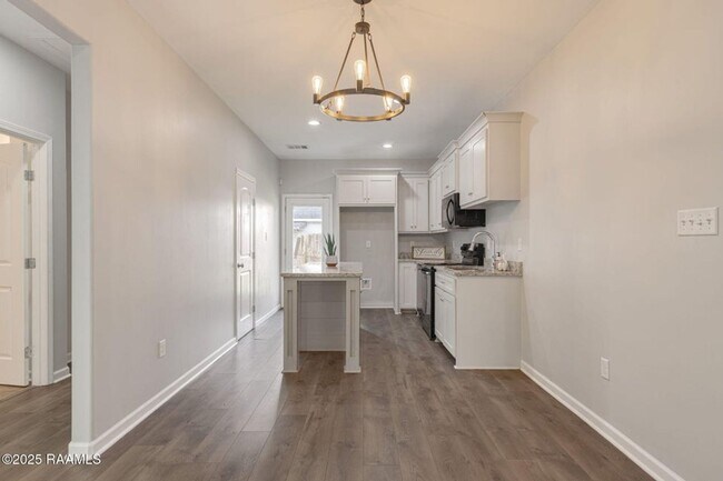 Building Photo - 109 Tyreek Dr
