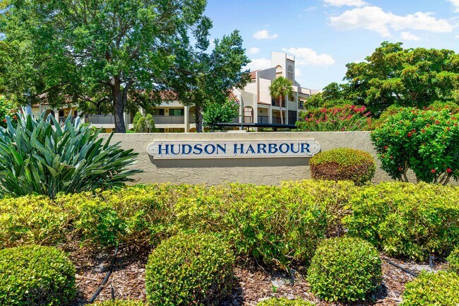 Building Photo - 800 Hudson Ave