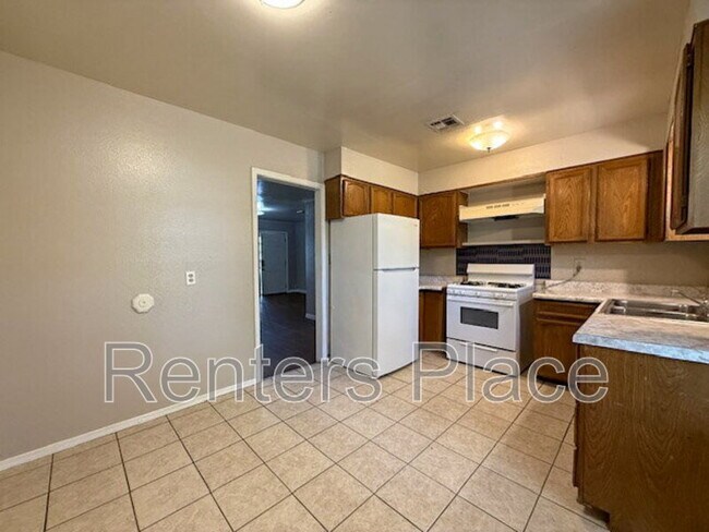 Building Photo - 3512 W 43rd Pl