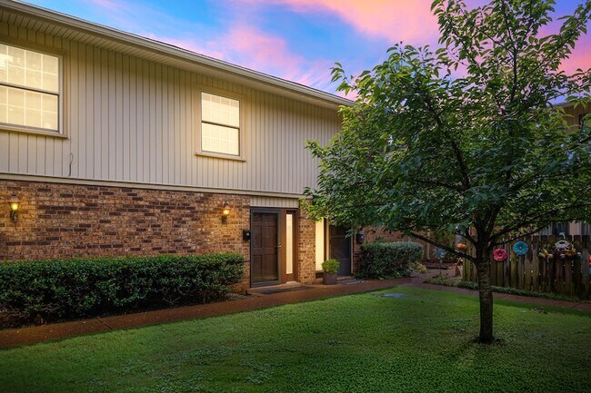 Building Photo - 2116 Hobbs Rd