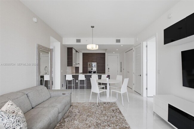 Building Photo - 301 Altara Ave