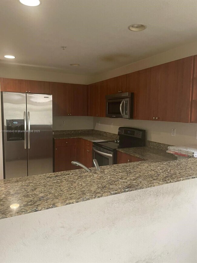Building Photo - 10885 NW 89th Terrace