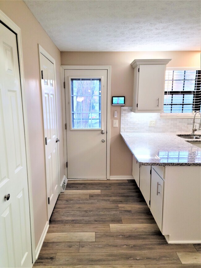 Building Photo - 1862 Beechwood Ave NE