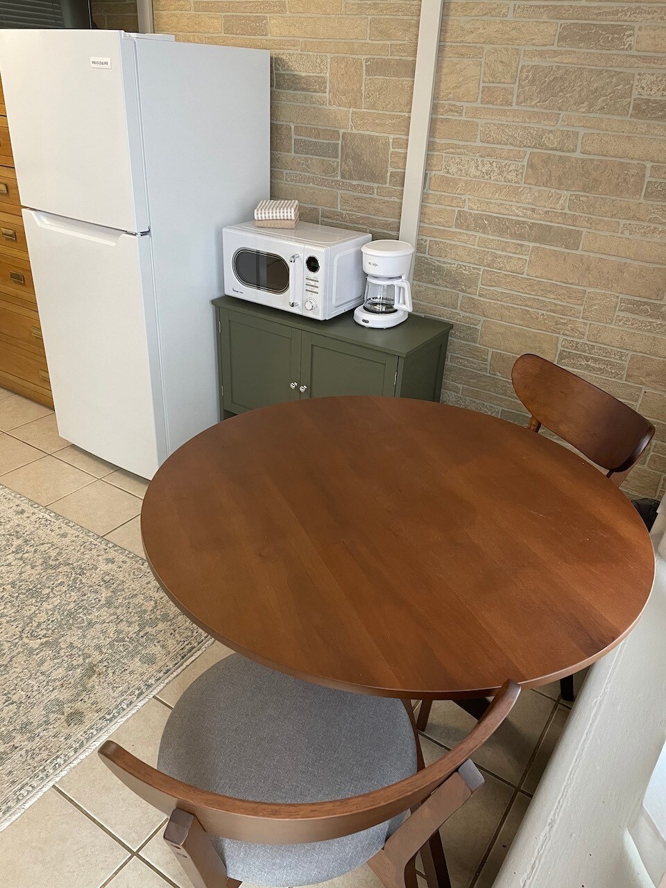 Building Photo - 107 Elyria St