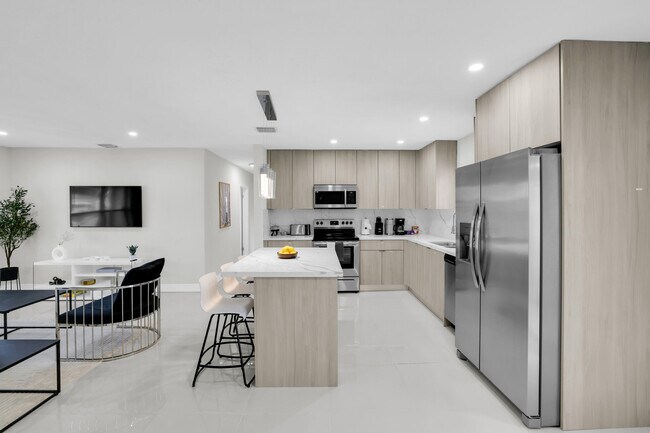 Building Photo - 3160 SW 20th Ct