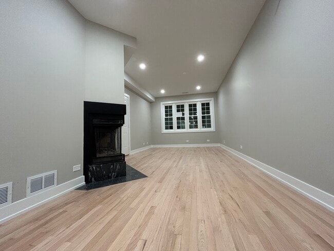 Building Photo - 1506 N Bosworth Ave