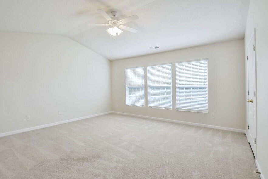 Building Photo - 225 Honeywell Way