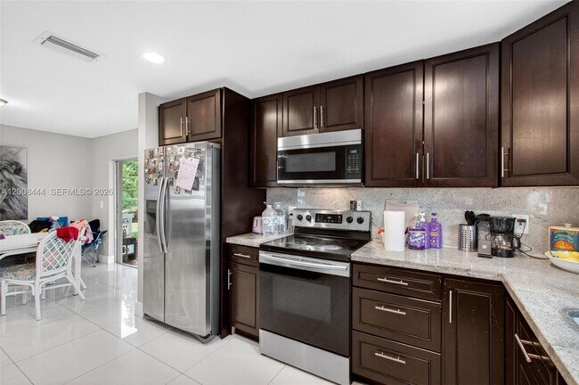 Building Photo - 10850 Eureka St