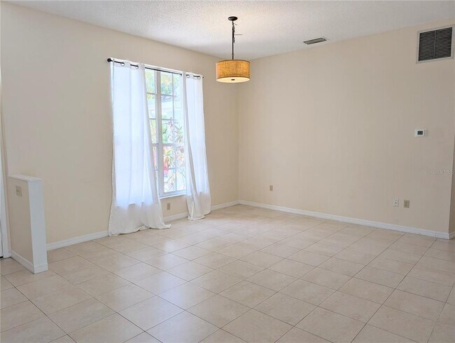 Building Photo - 5539 Wilde Oak Way