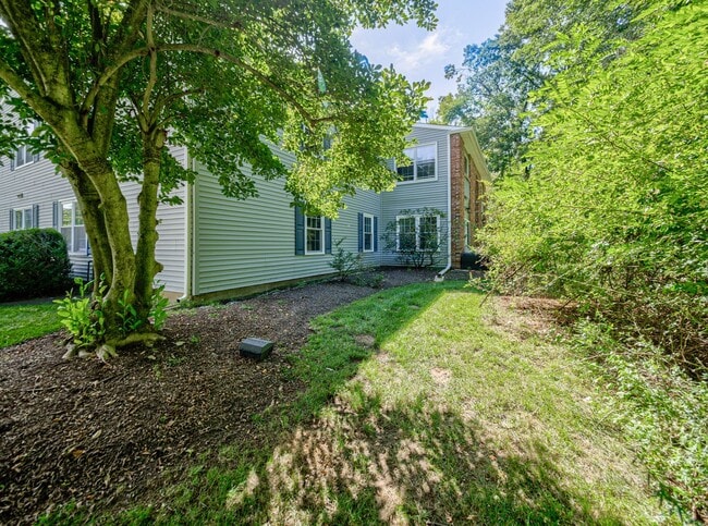 Building Photo - 19-7 Augusta Ct