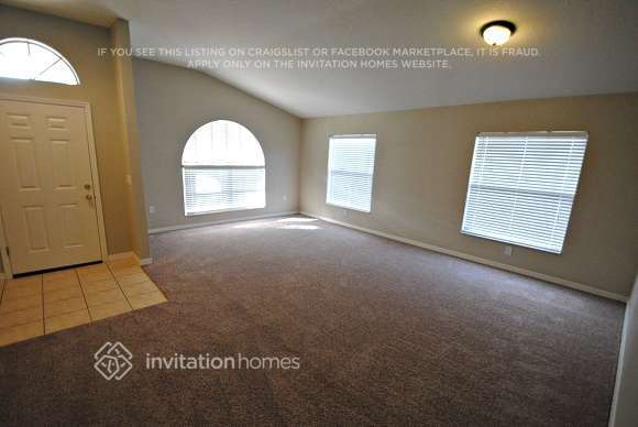 Building Photo - 15517 Lake Bella Vista Dr