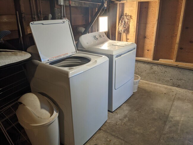 Building Photo - 1192 Page St