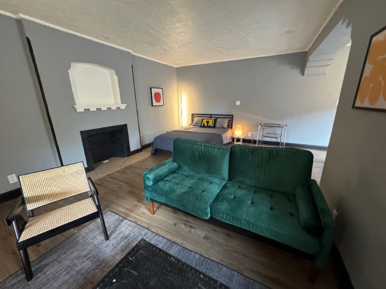 Building Photo - 17126 San Juan Dr