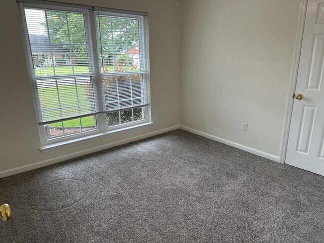 Building Photo - 112 Teal Lake Dr