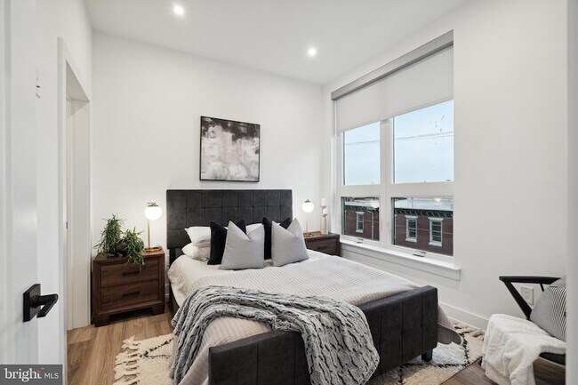Building Photo - 2400 Frankford Ave