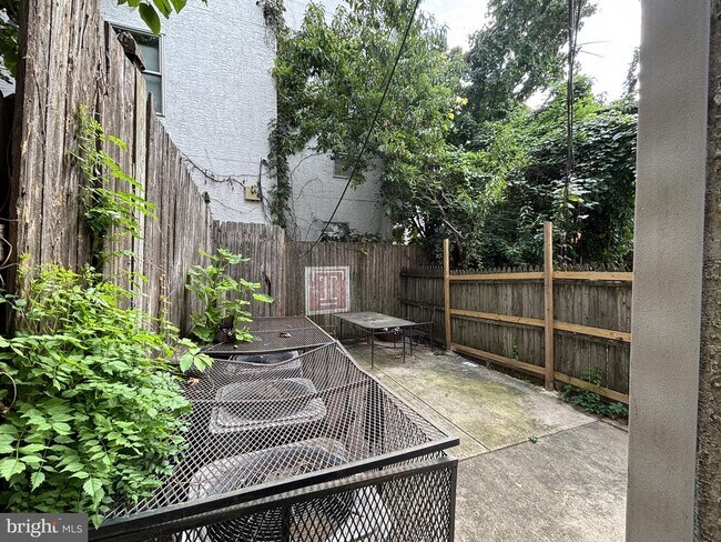 Building Photo - 1711 N Gratz St