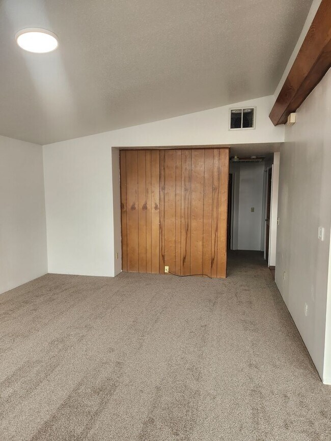 Building Photo - p513