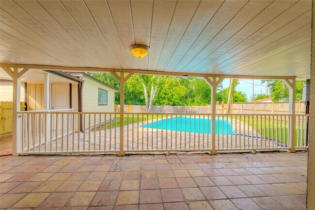 Building Photo - 19314 Enchanted Oaks Dr