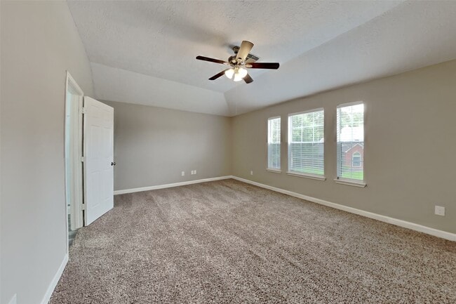 Building Photo - 21884 Whispering Forest Dr
