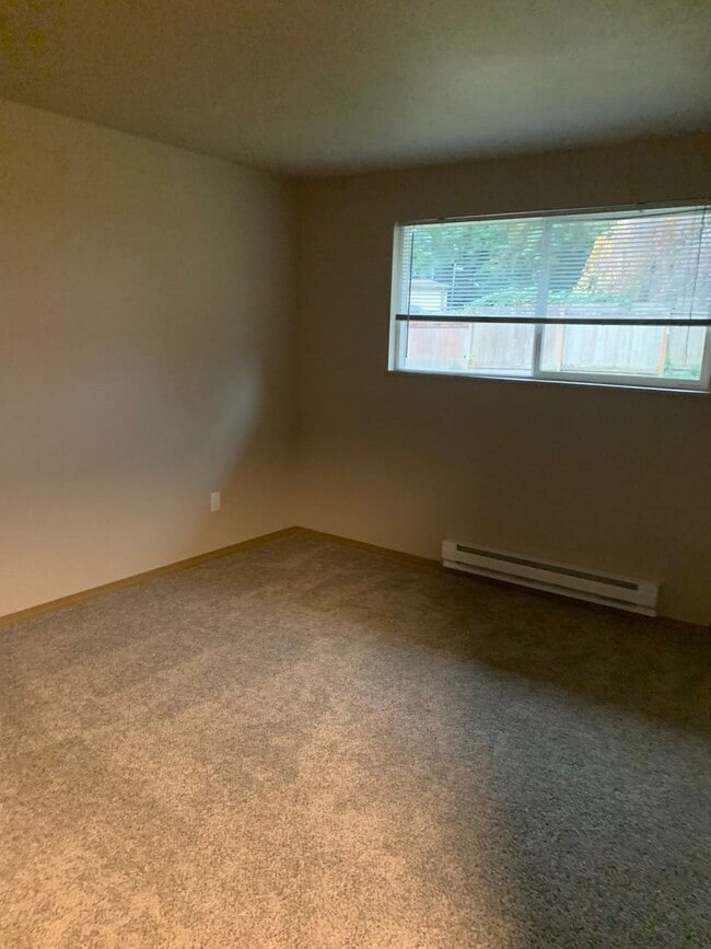 Building Photo - Downtown Puyallup Duplex