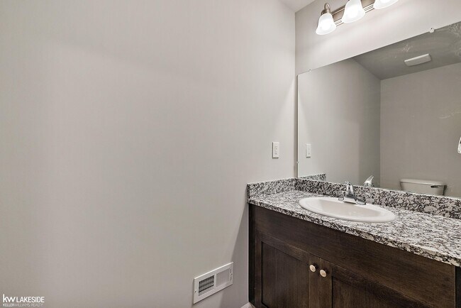 Building Photo - 28255 Loews Dr