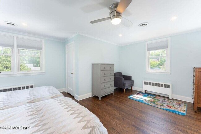 Building Photo - 1597 N Bay Ave