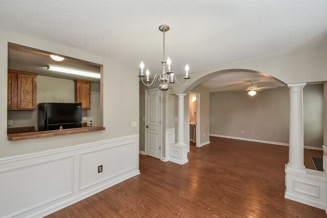 Building Photo - 57 Darbys Run Ct