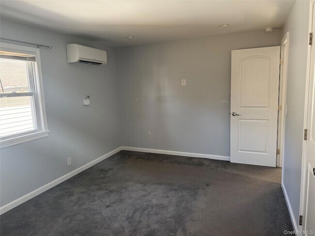 Building Photo - 10 Hillside Terrace