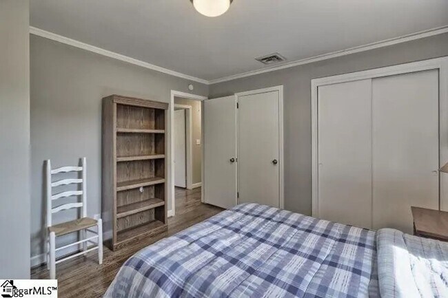 Building Photo - 414 Mapleton Dr