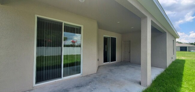 Building Photo - 4-Bedroom, 3-Bathroom in Lakeland