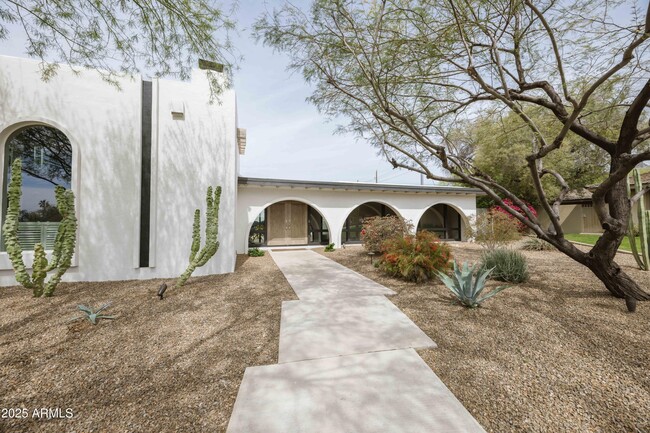 Building Photo - 6040 N 22nd Pl