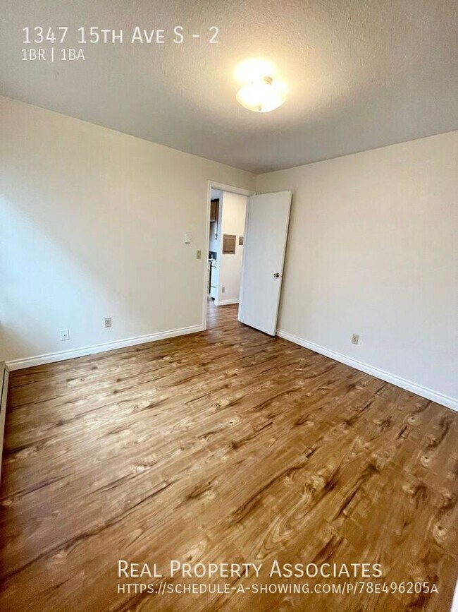 Building Photo - 1347 15th Ave S