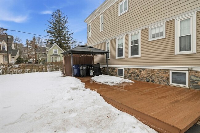 Building Photo - 202 North St