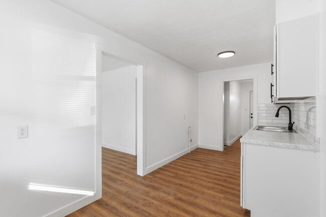 Building Photo - 522 N Park Ave