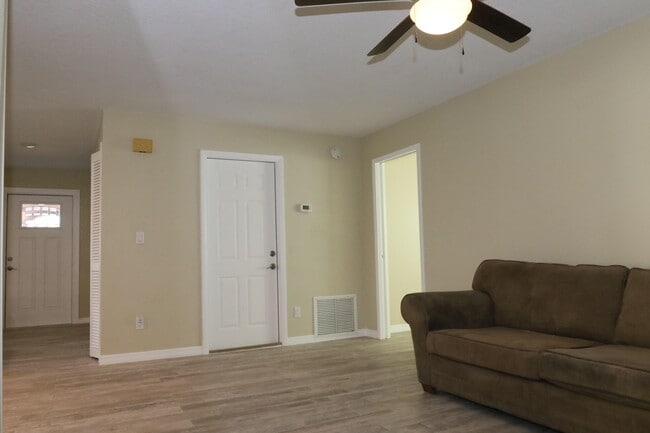 Building Photo - 1510 W Riviera Dr
