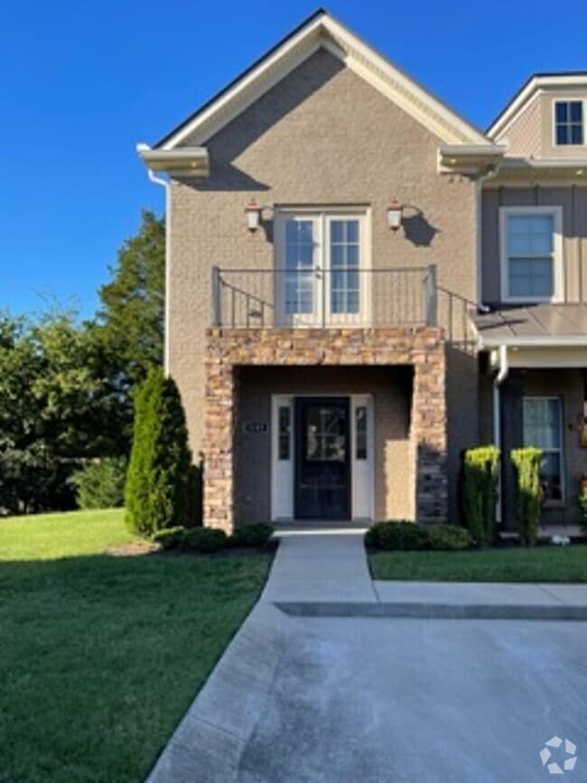 Building Photo - Generals Run Townhome   Coming Soon!