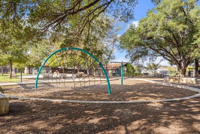 Building Photo - 1412 Elbe St