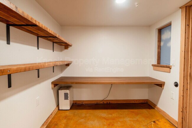 Building Photo - 1815 NW Hoyt St