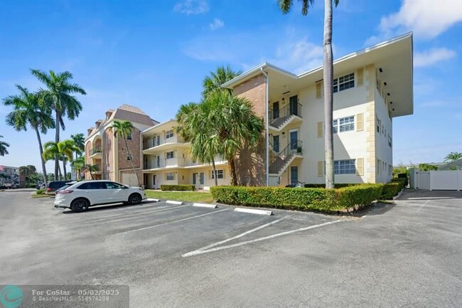 Building Photo - 460 Paradise Isle Blvd