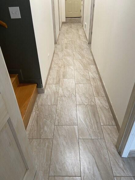 Building Photo - 1829 S California Ave