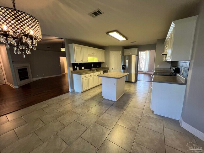 Building Photo - 7951 Amethyst Dr