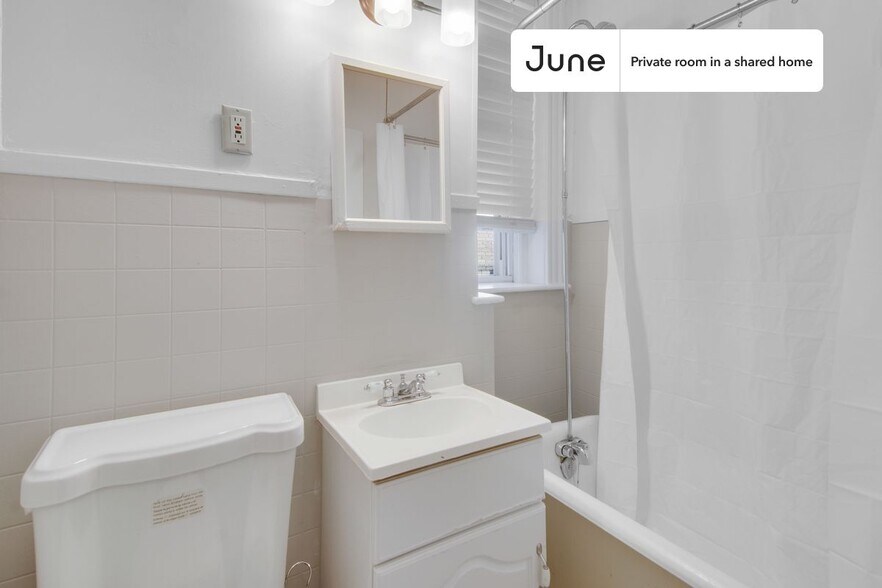 Building Photo - Room in Shared 2 bed/1 bath home