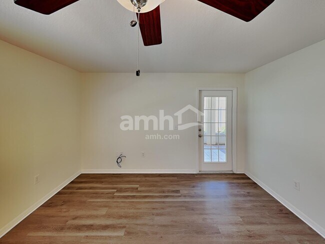 Building Photo - 544 Westcliffe Dr