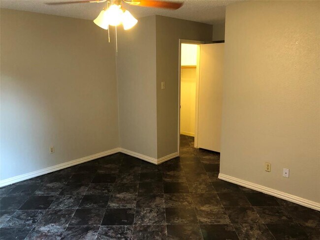 Building Photo - 15003 Cypress Ridge Dr