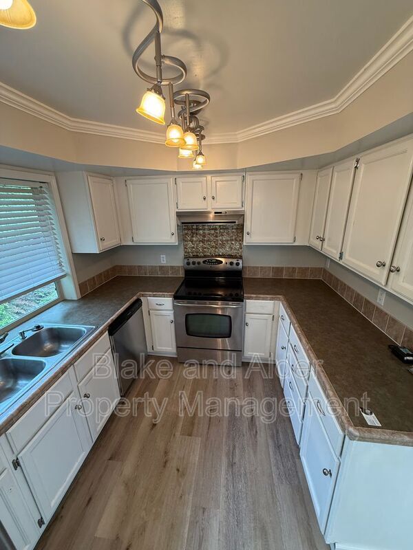 Building Photo - 1331 Westbrook Dr NW