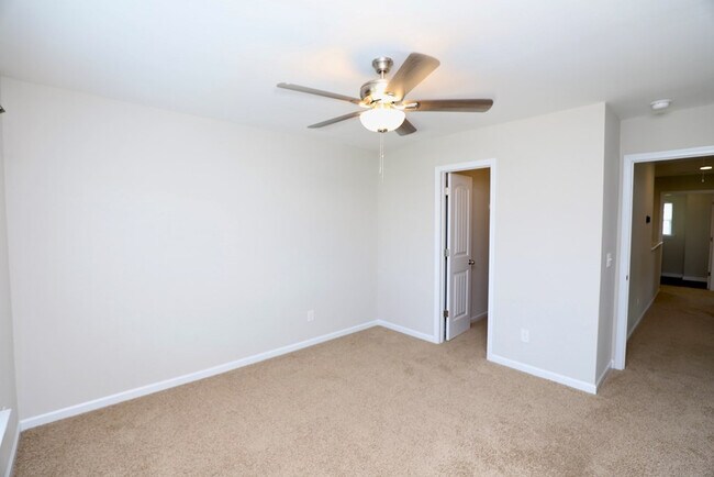 Building Photo - 3680 Moseley Dr