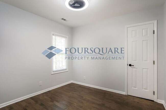 Building Photo - Spacious 3-Bed, 2.5-Bath Single Family Home with Modern Finishes & Back Deck