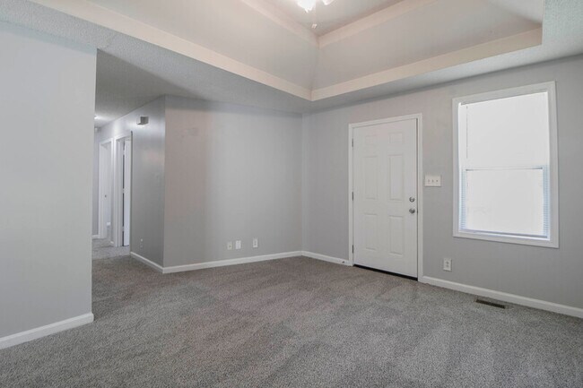 Building Photo - 571 Garnet Dr
