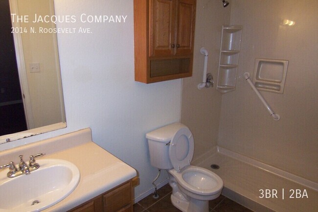 Building Photo - 3 Bedroom 2 bath Handicapped Accessible wi...